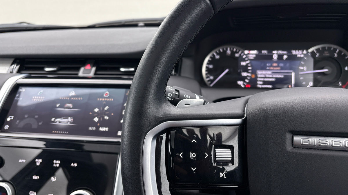 Land Rover Discovery Sport Image 13