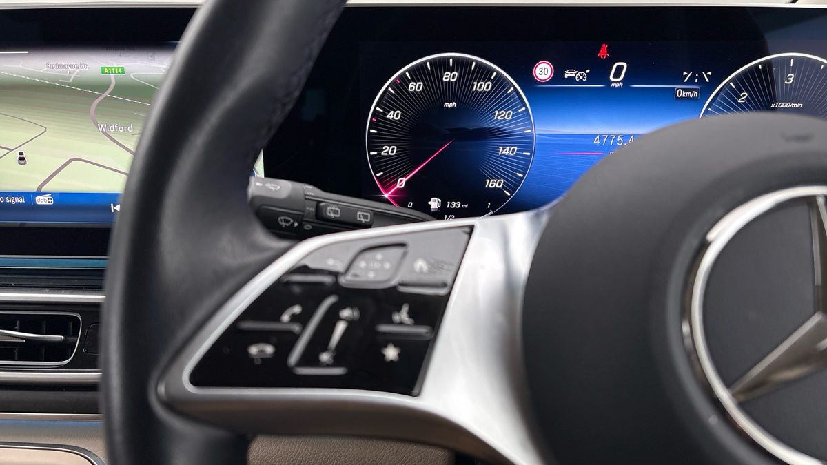 Mercedes-Benz V Class Image 13