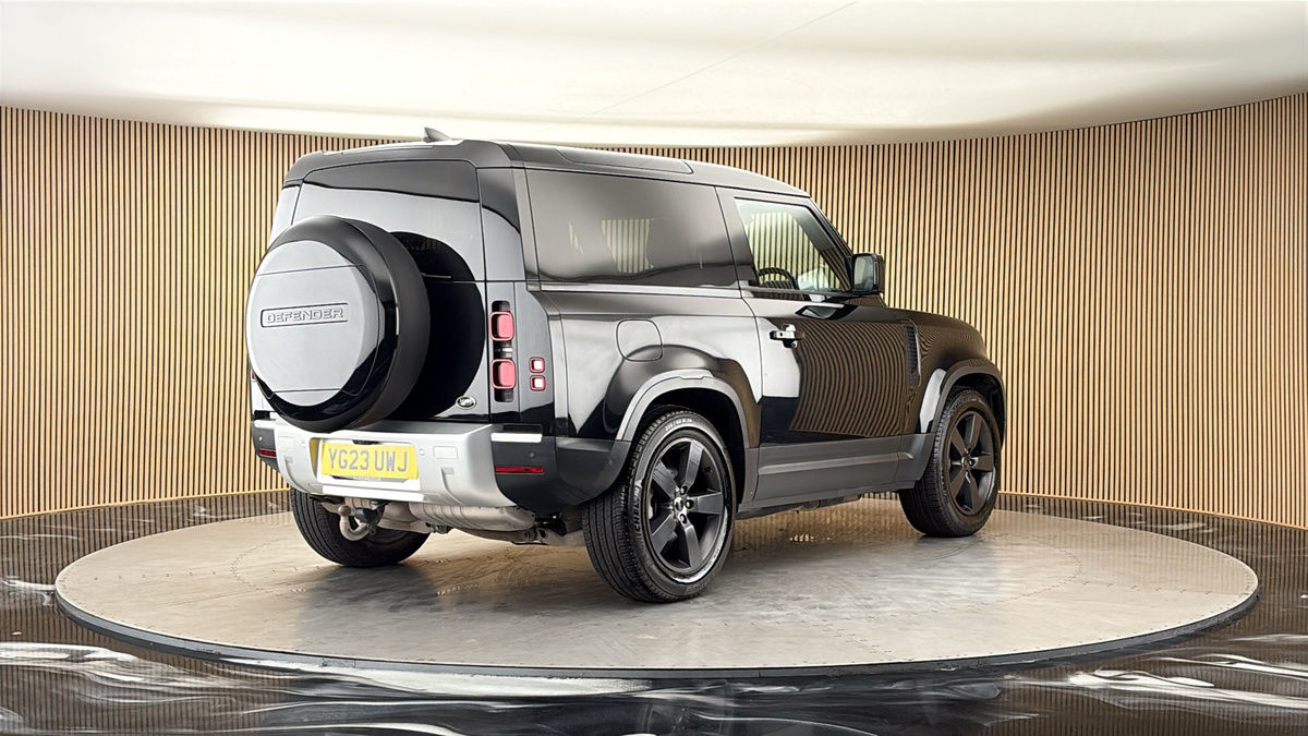More views of Land Rover Defender 90