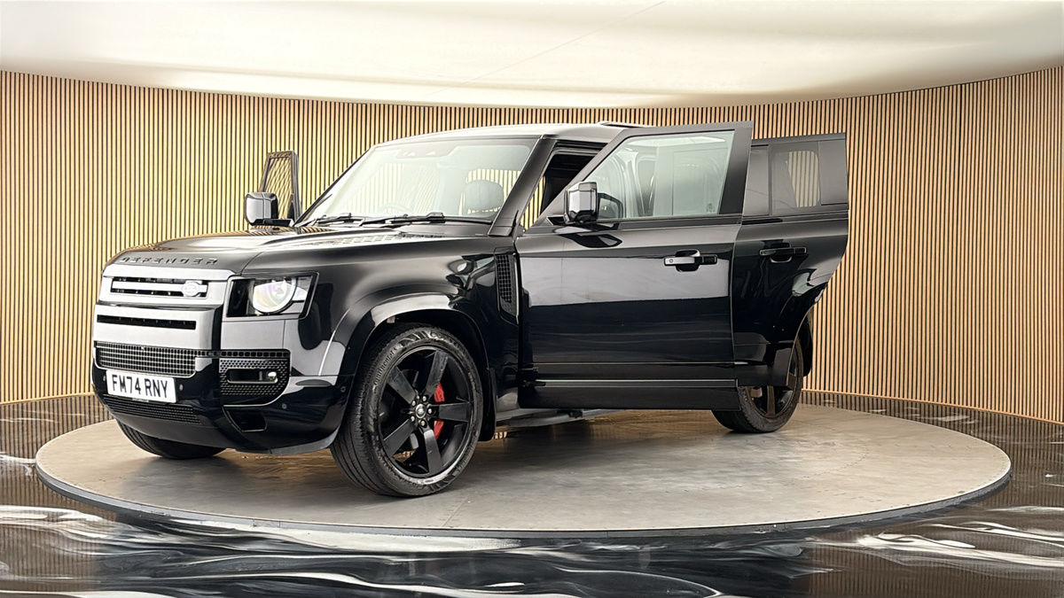 More views of Land Rover Defender 110