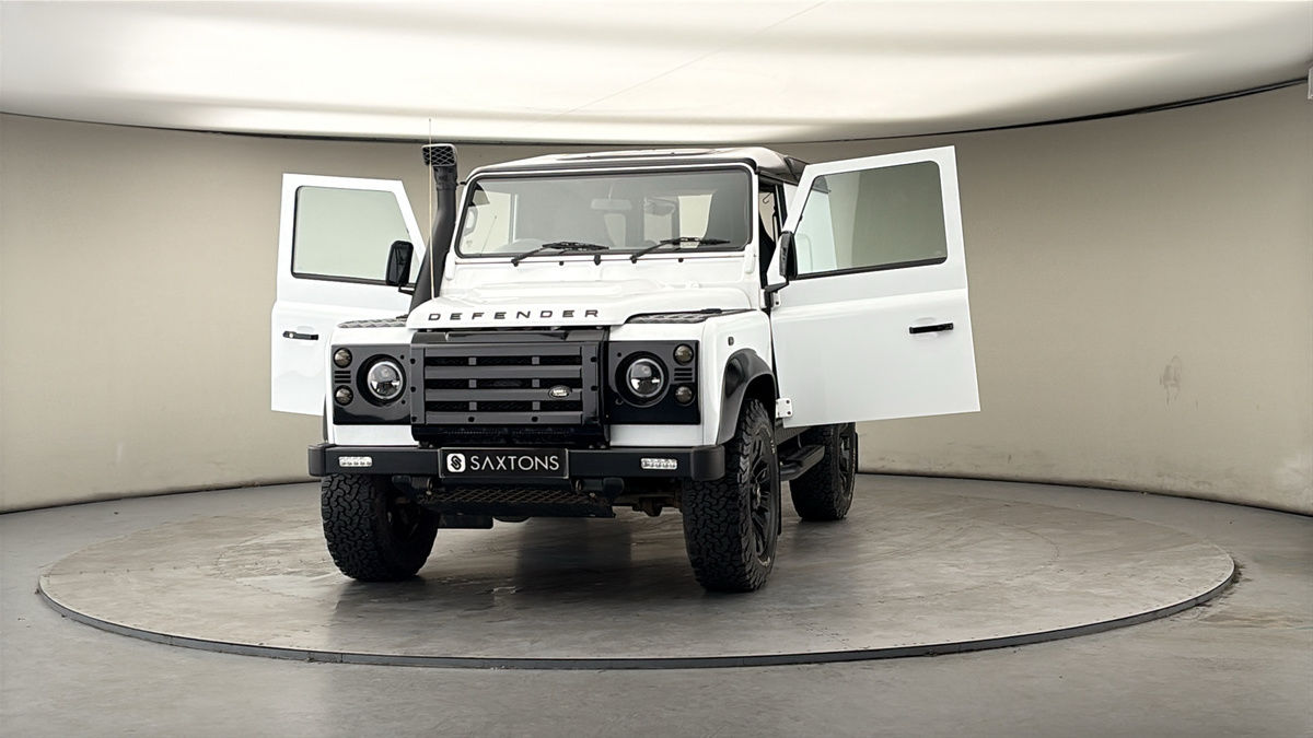 More views of Land Rover Defender 90