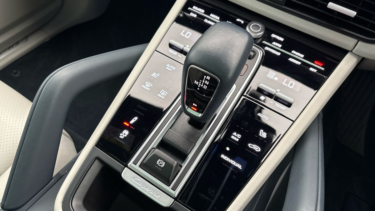 Porsche Cayenne Image 25