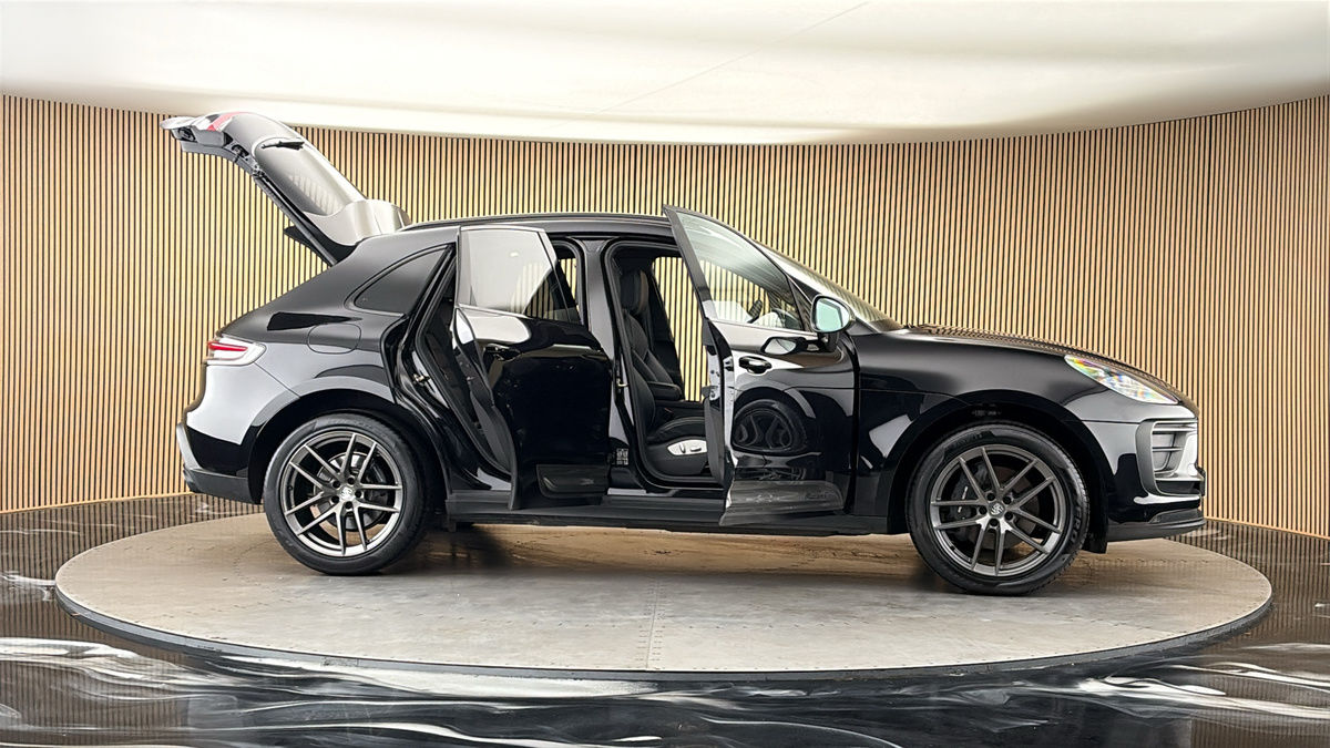 More views of Porsche Macan