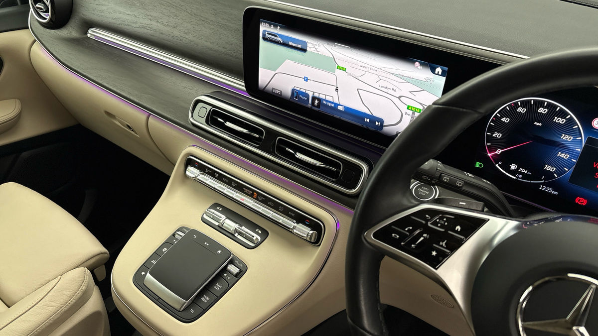Mercedes-Benz V Class Image 18