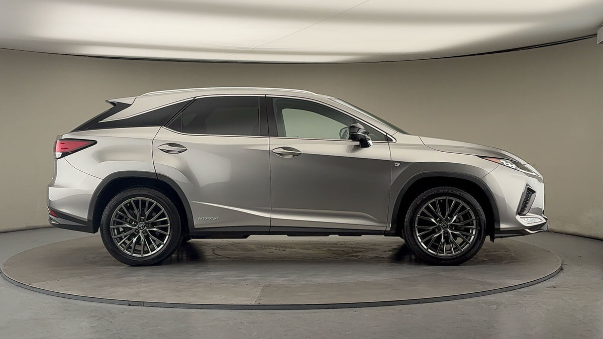 Lexus RX Image 16