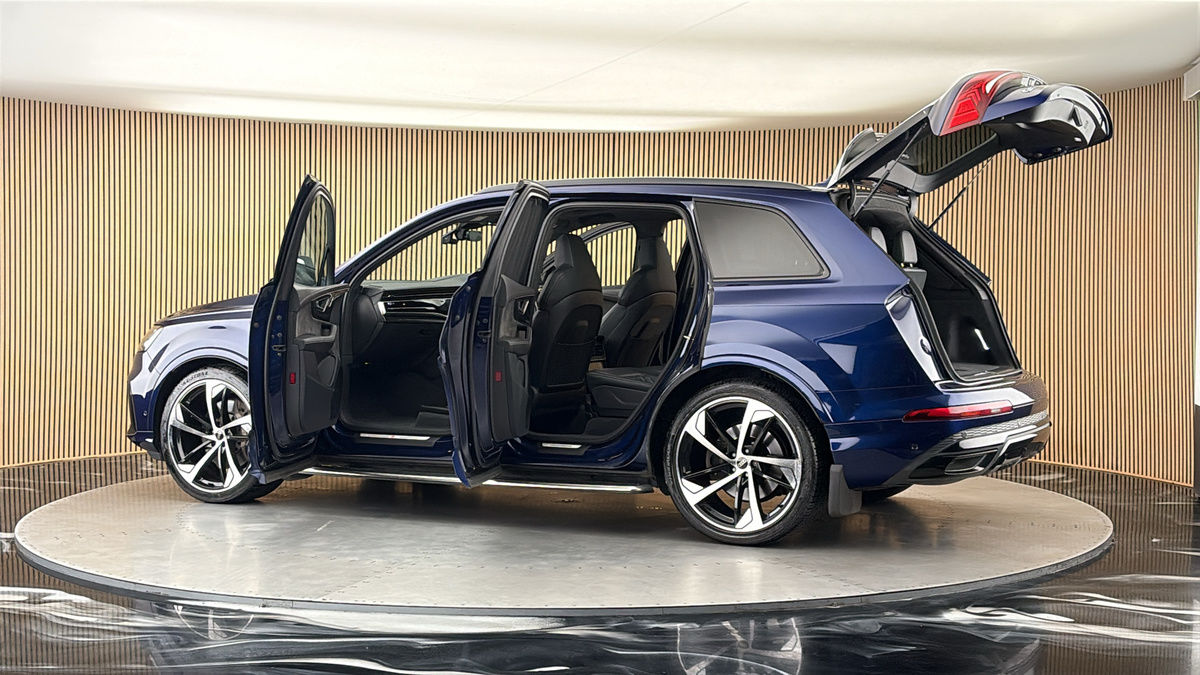 More views of Audi Q7