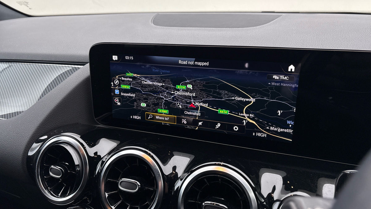 Mercedes-Benz GLA Image 17