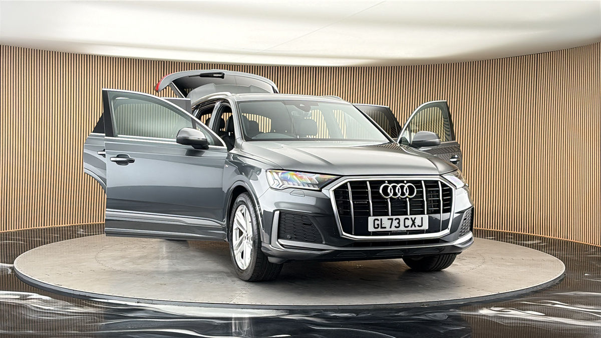 More views of Audi Q7