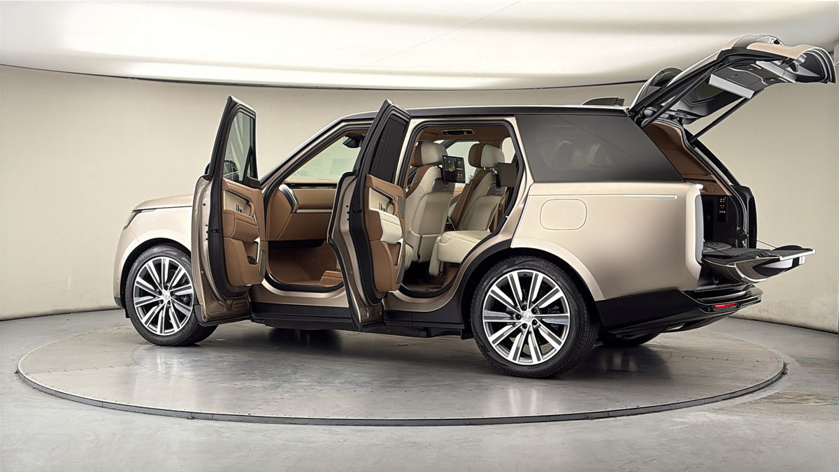 More views of Land Rover Range Rover