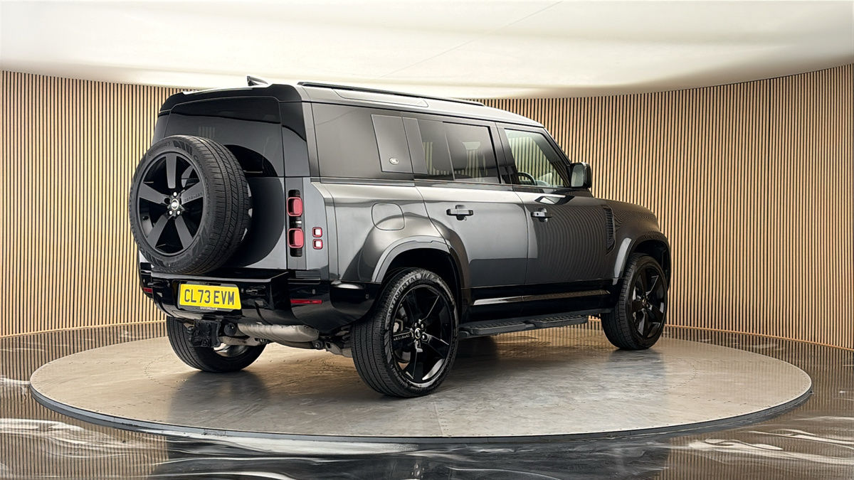 More views of Land Rover Defender 110