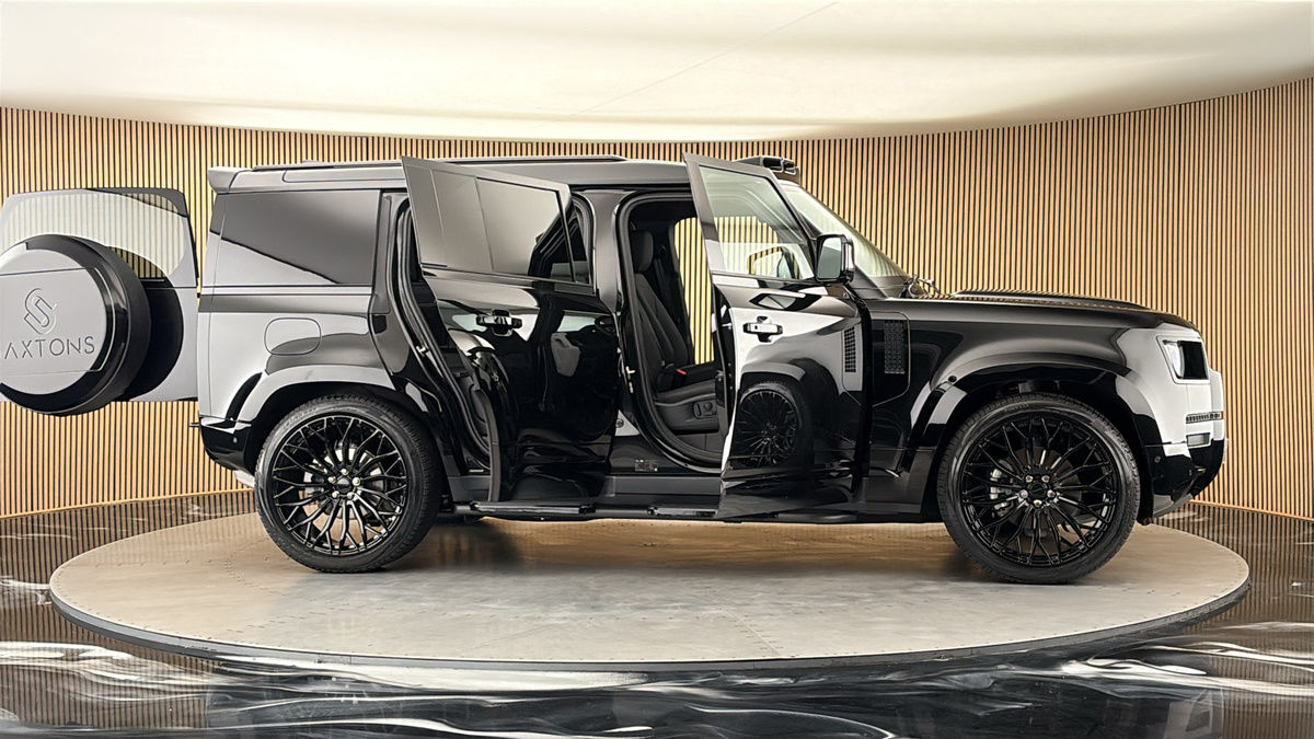 More views of Land Rover Defender 110
