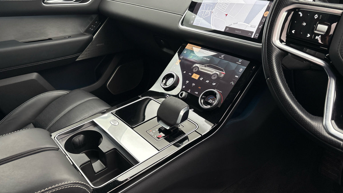 Land Rover Range Rover Velar Image 18