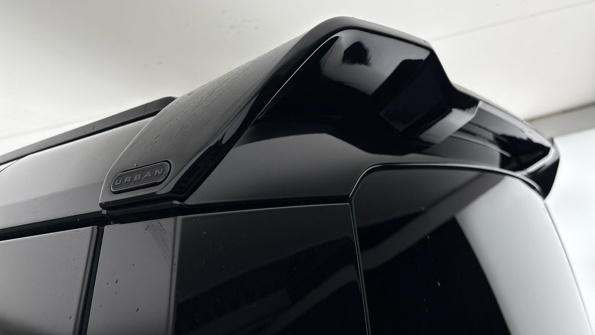 Land Rover Defender 110 Urban Image 25