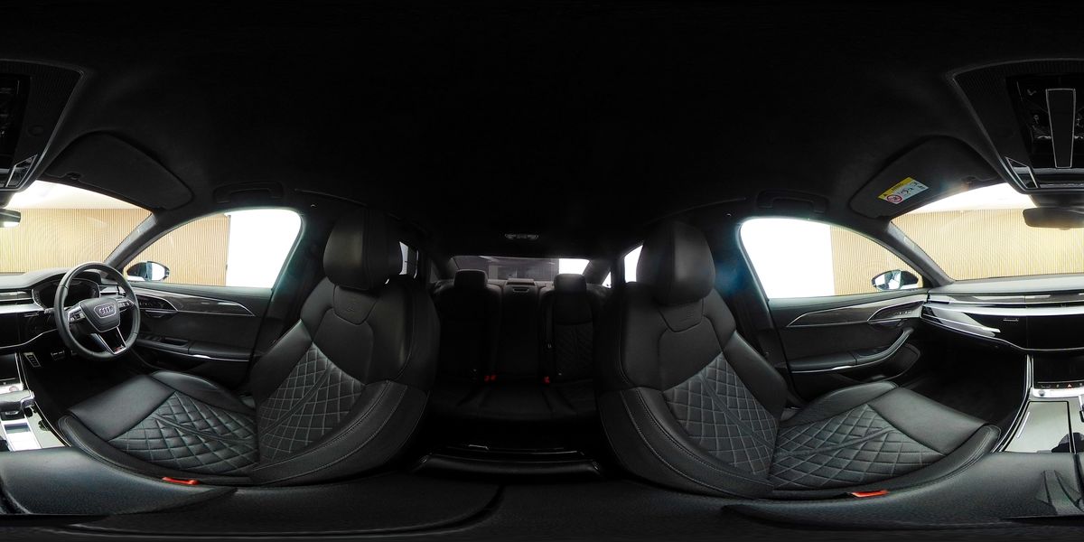 More views of Audi S8