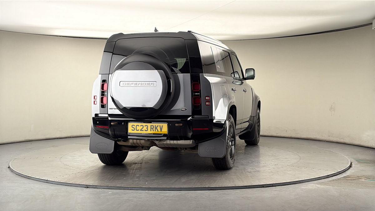 More views of Land Rover Defender 110