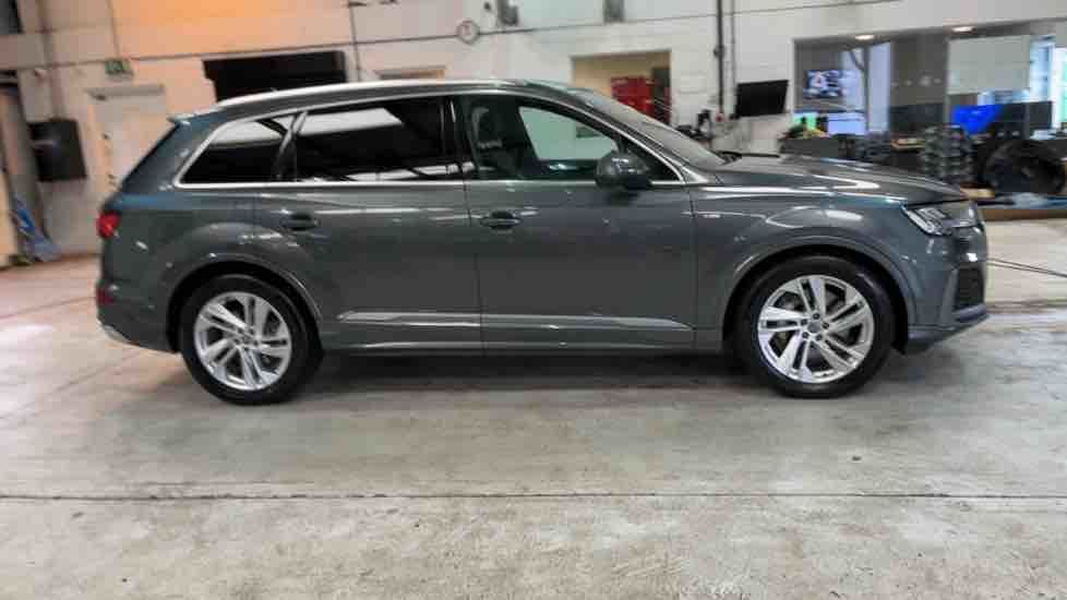 More views of Audi Q7