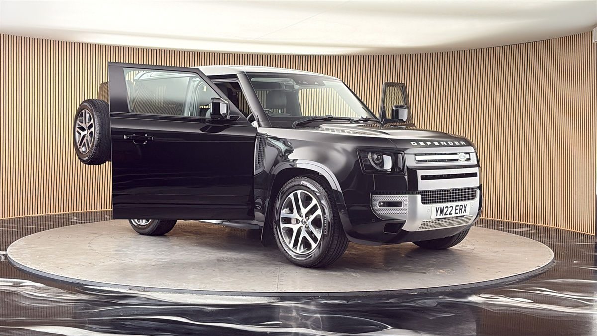 More views of Land Rover Defender 90