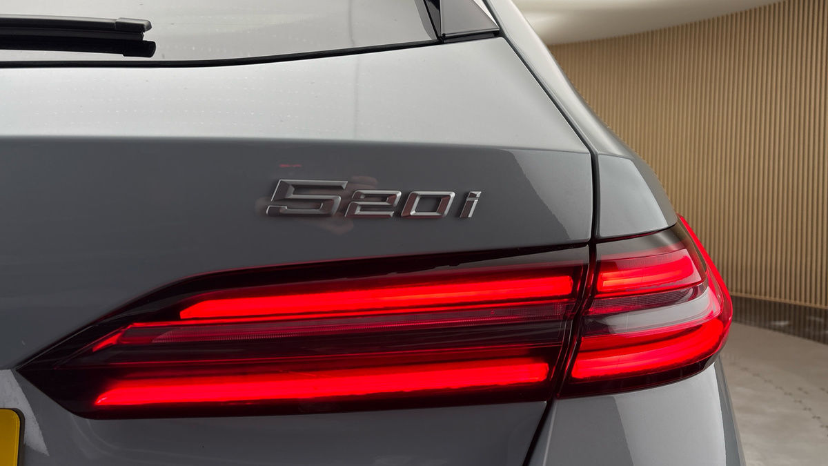 BMW 5 Series Image 43