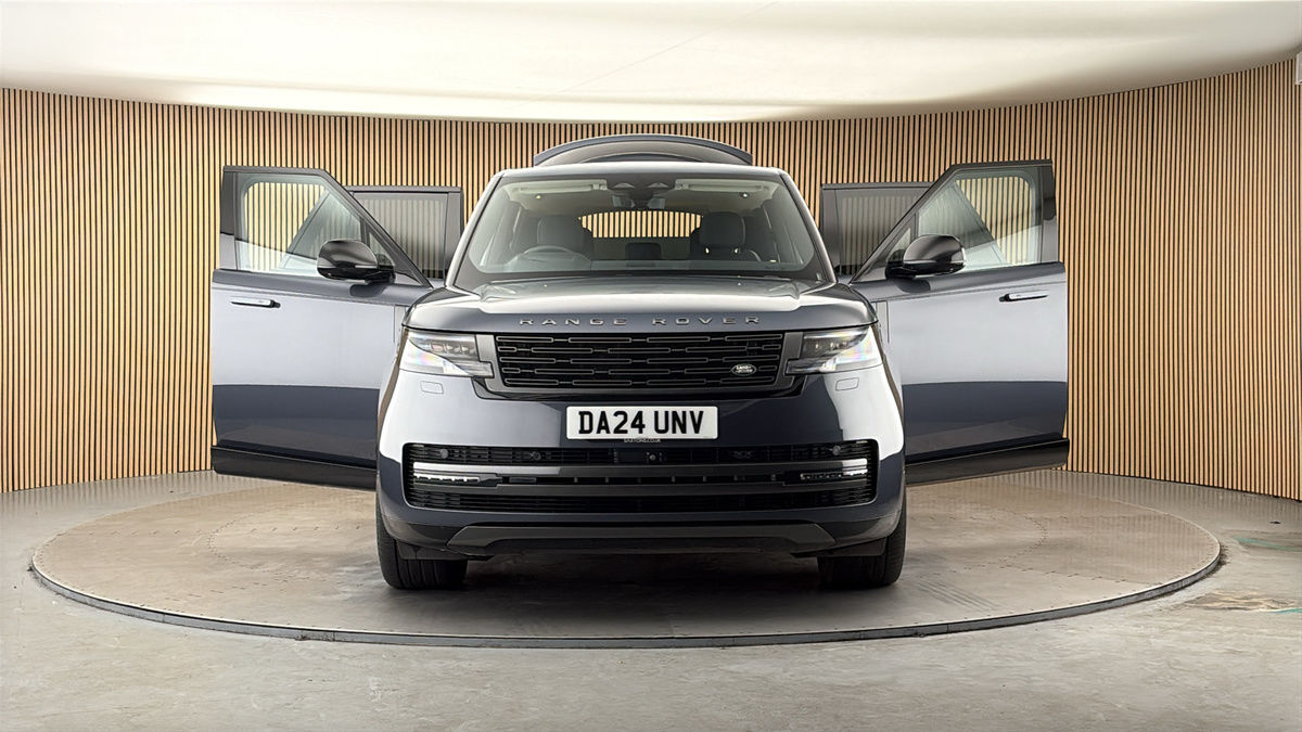 More views of Land Rover Range Rover