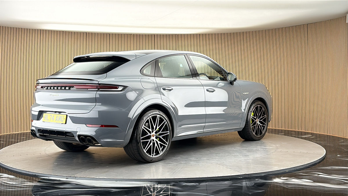 Porsche Cayenne Image 21