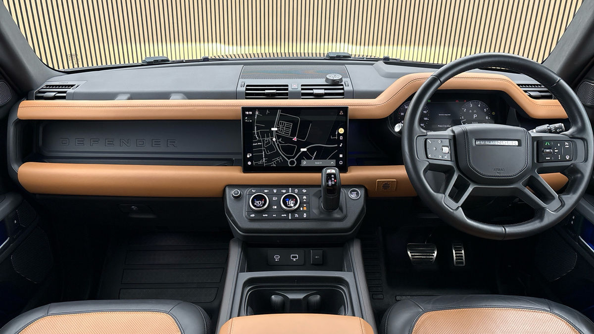 Land Rover Defender 90 Image 12