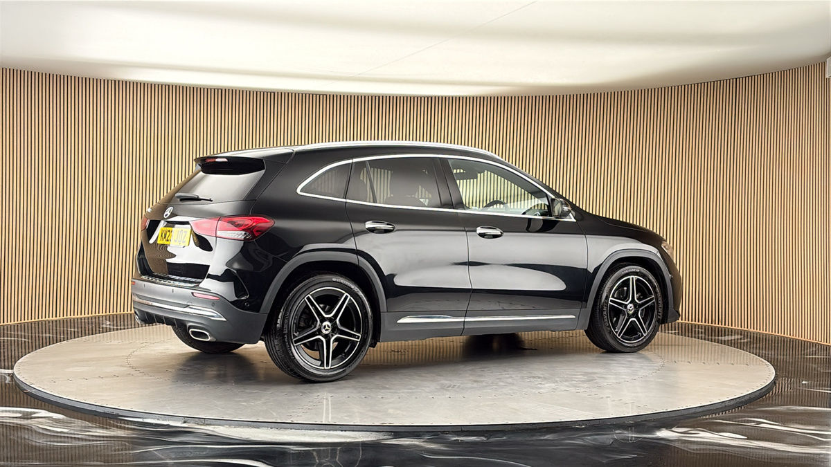 More views of Mercedes-Benz GLA