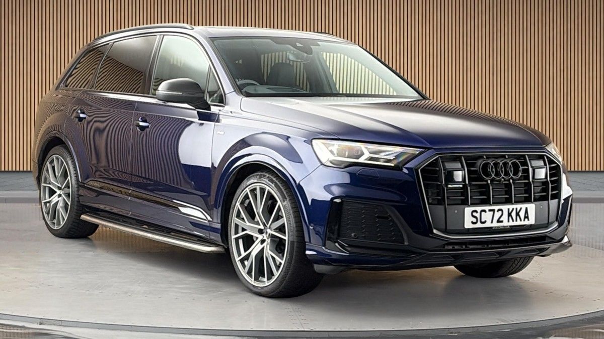 Audi Q7 Sticky Header Image