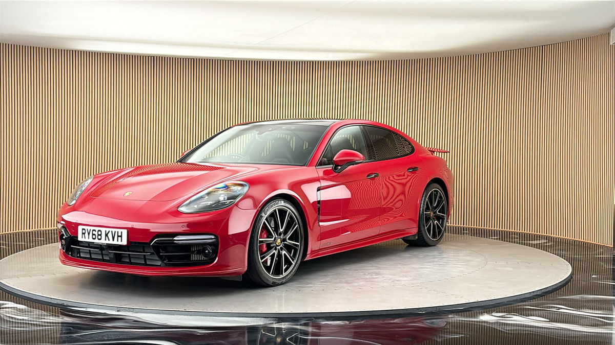 More views of Porsche Panamera
