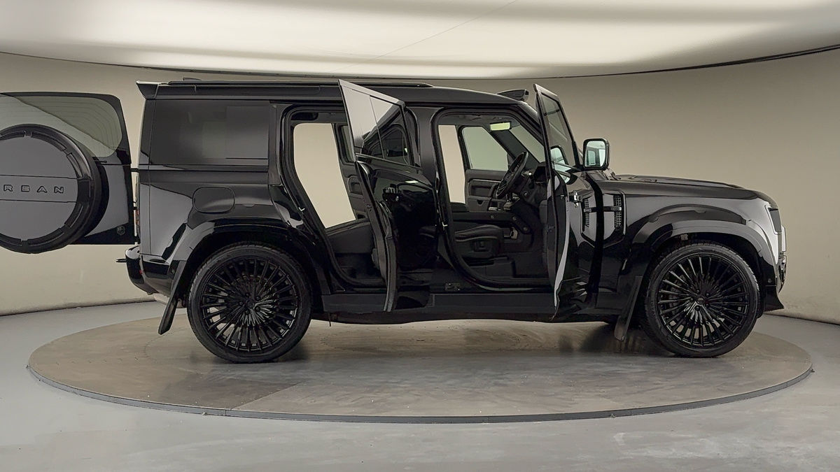 More views of Land Rover Defender 110