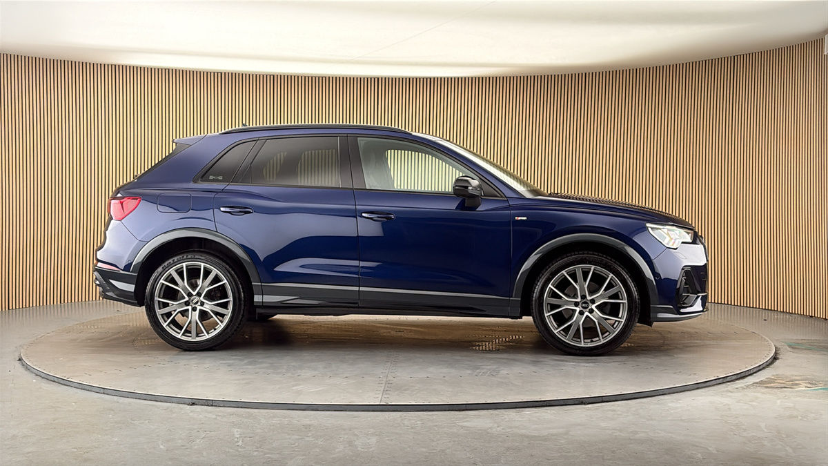More views of Audi Q3