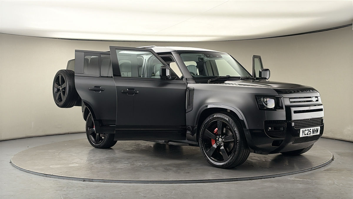 More views of Land Rover Defender 110