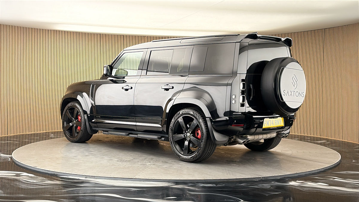 More views of Land Rover Defender 110
