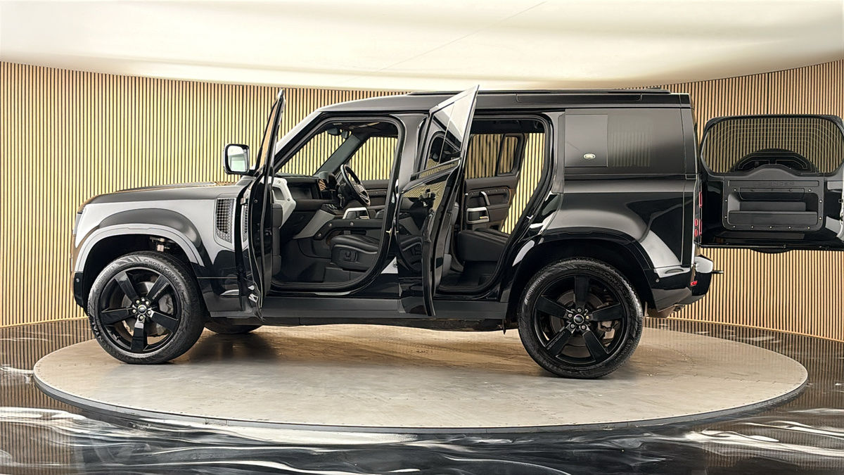 More views of Land Rover Defender 110