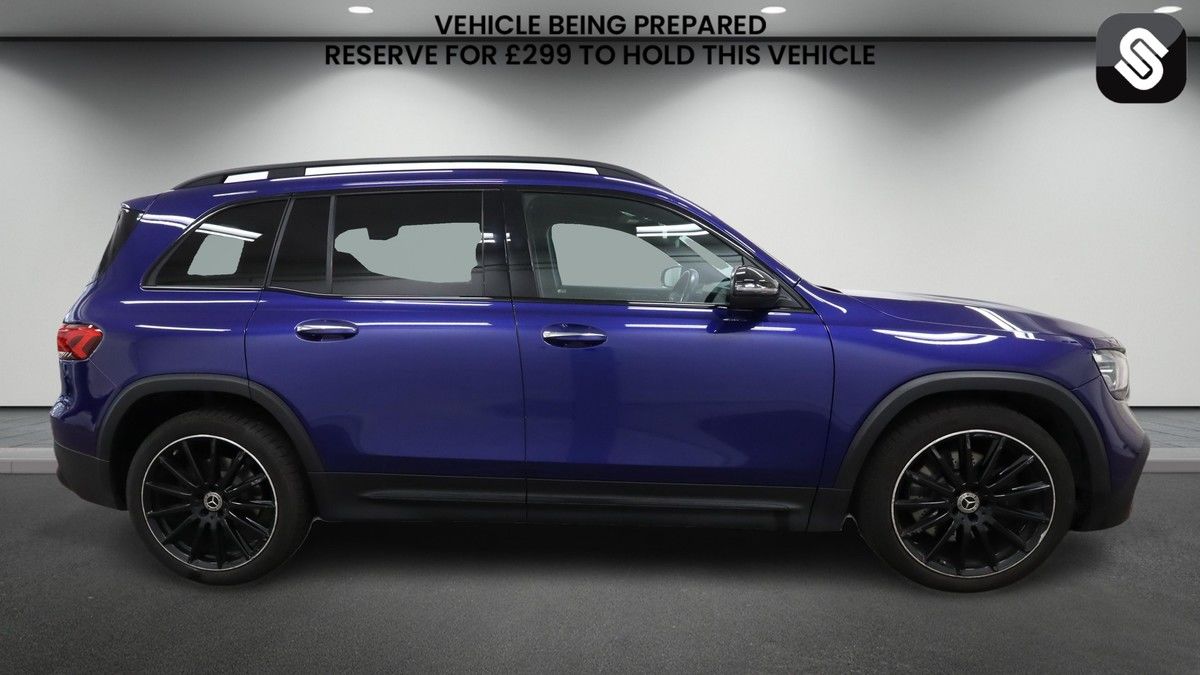Mercedes-Benz GLB Image 5