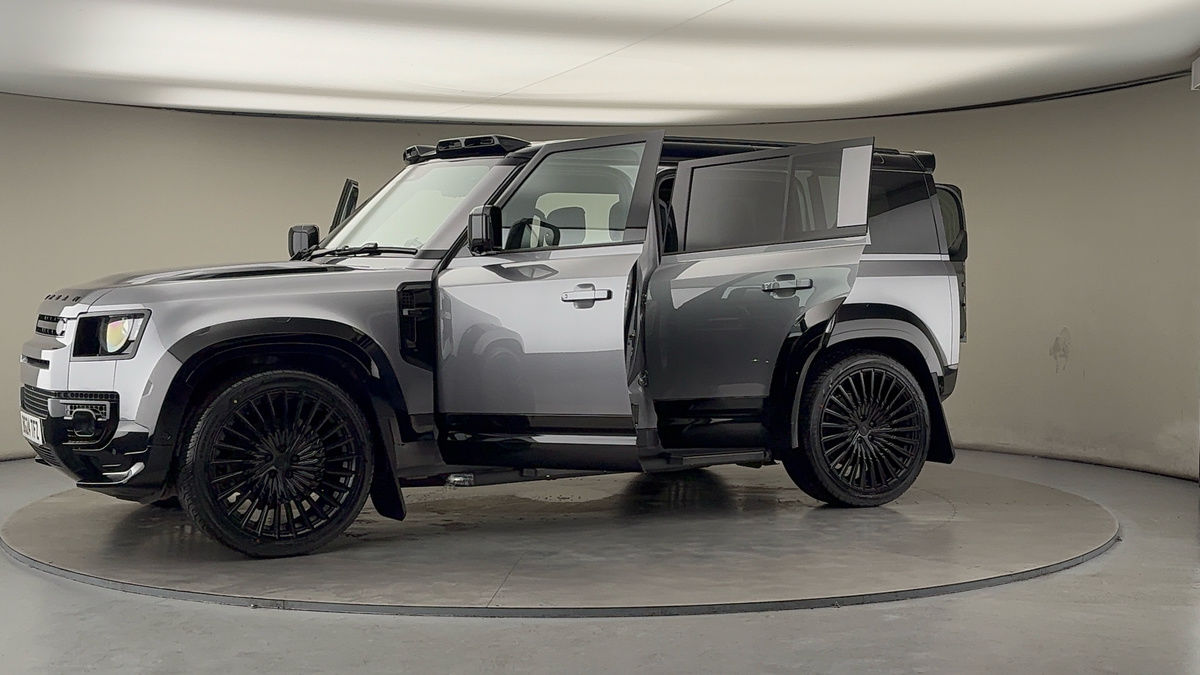 More views of Land Rover Defender 110