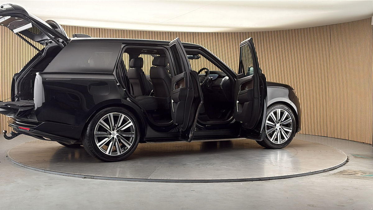More views of Land Rover Range Rover