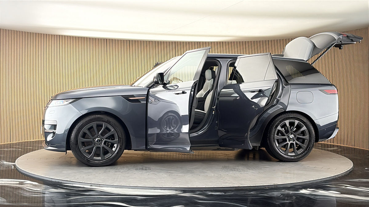 More views of Land Rover Range Rover Sport