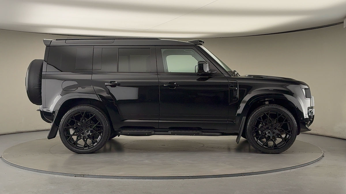 Land Rover Defender 110 Urban Image 16