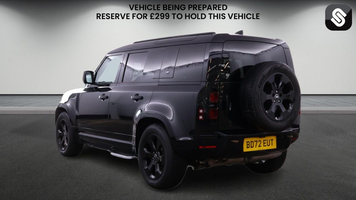 Land Rover Defender 110 Image 3