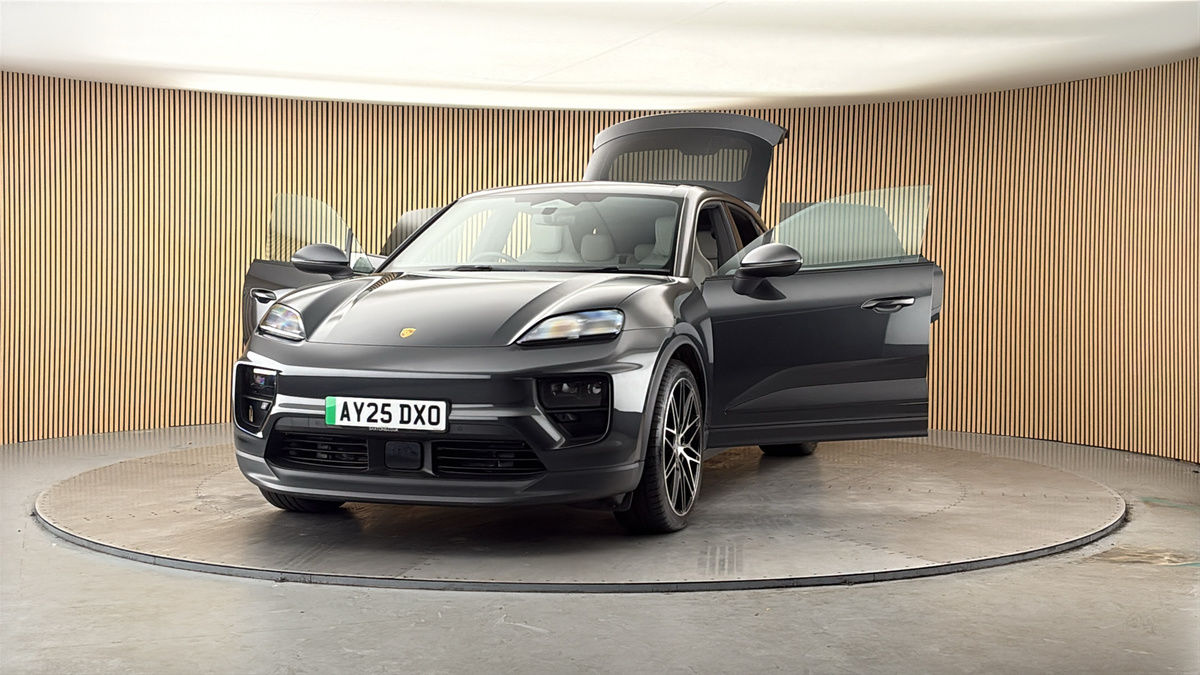More views of Porsche Macan
