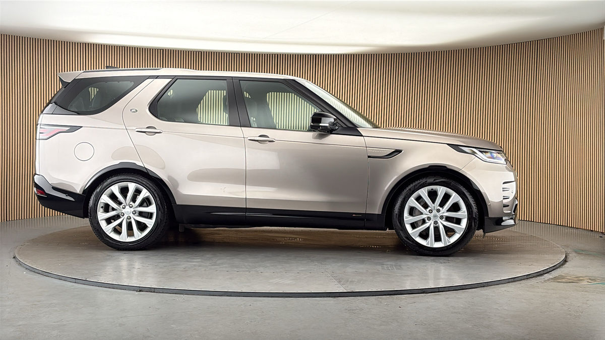More views of Land Rover Discovery
