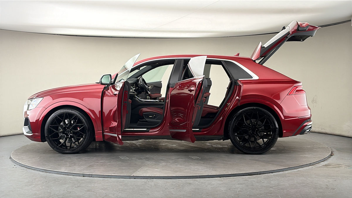 More views of Audi SQ8