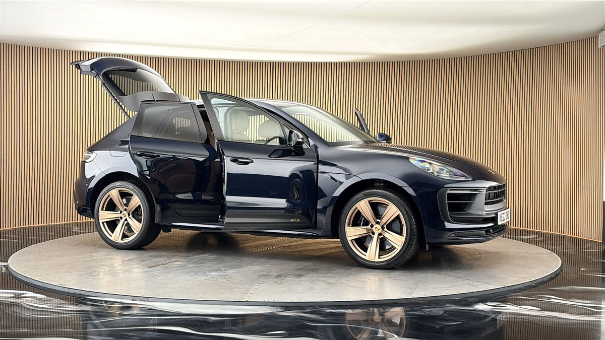 More views of Porsche Macan