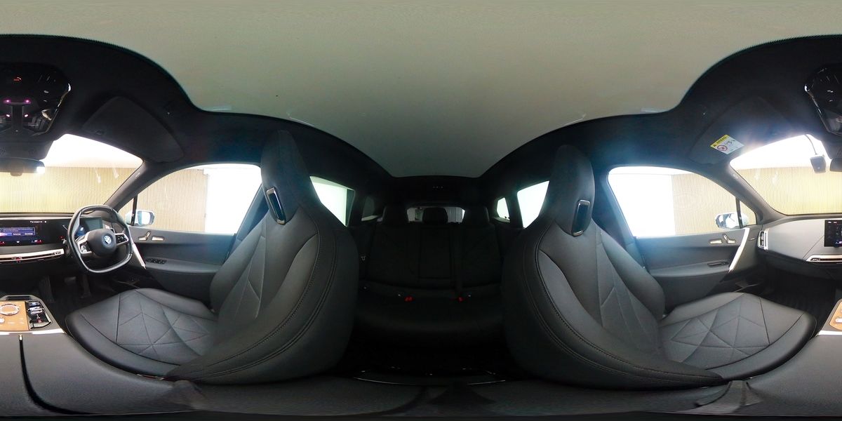 More views of BMW iX