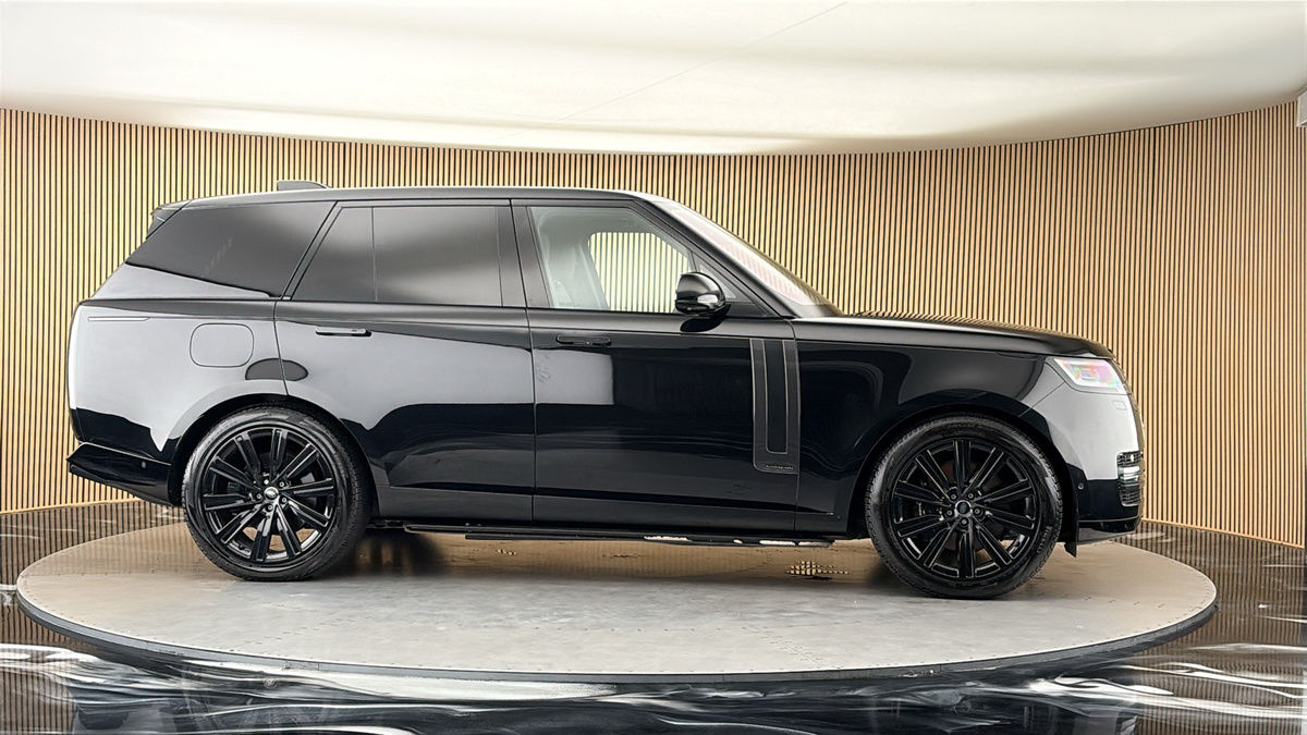 More views of Land Rover Range Rover