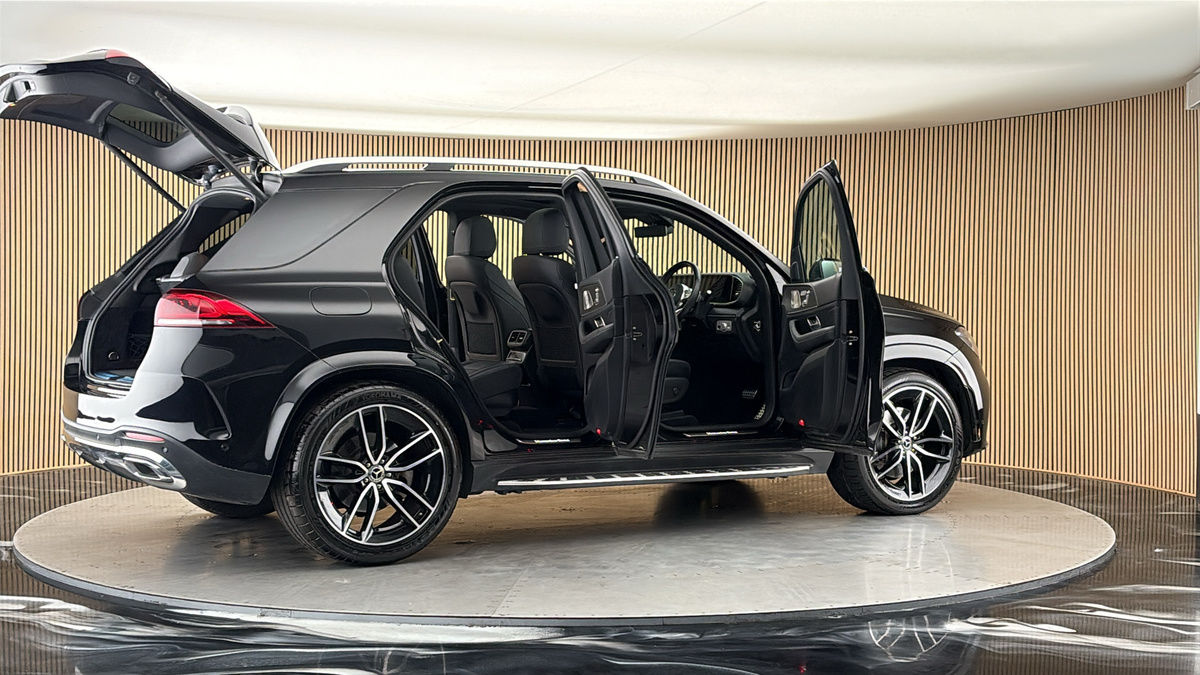 More views of Mercedes-Benz GLE