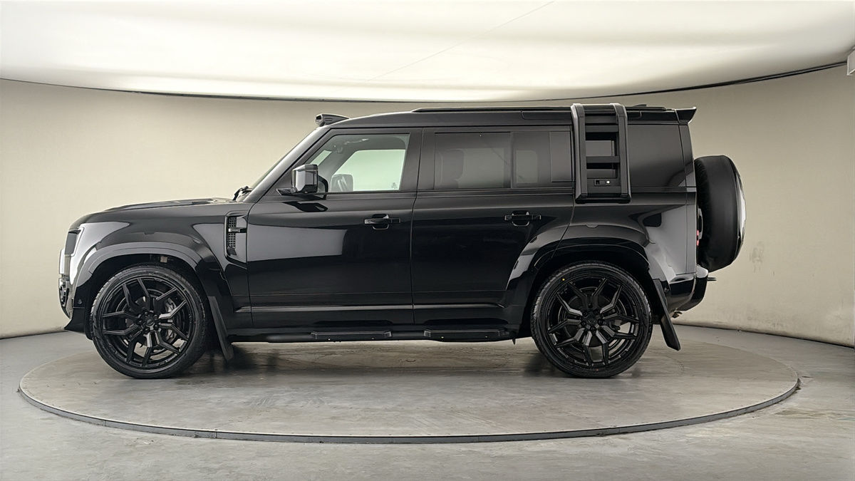 Land Rover Defender 110 Urban Image 15