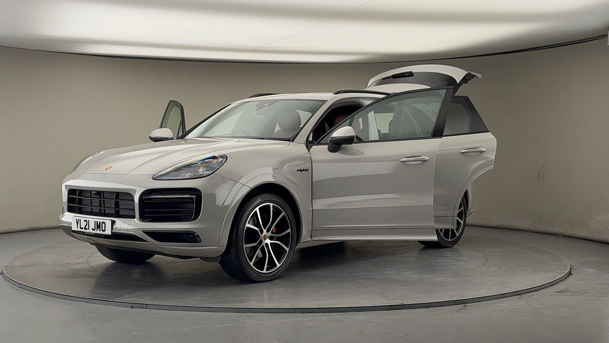 More views of Porsche Cayenne