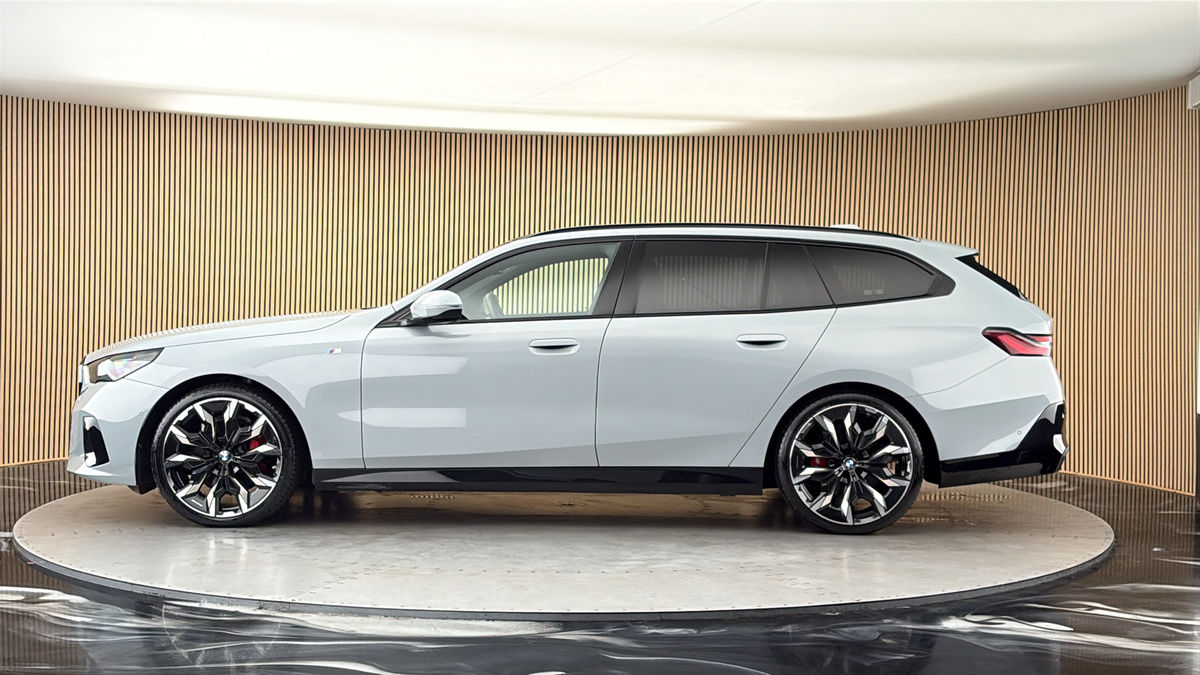 BMW 5 Series Image 15