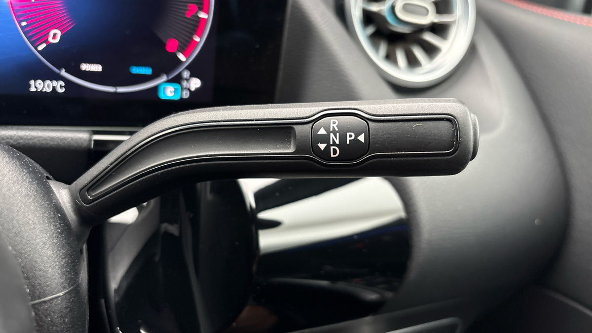 Mercedes-Benz GLA Image 6